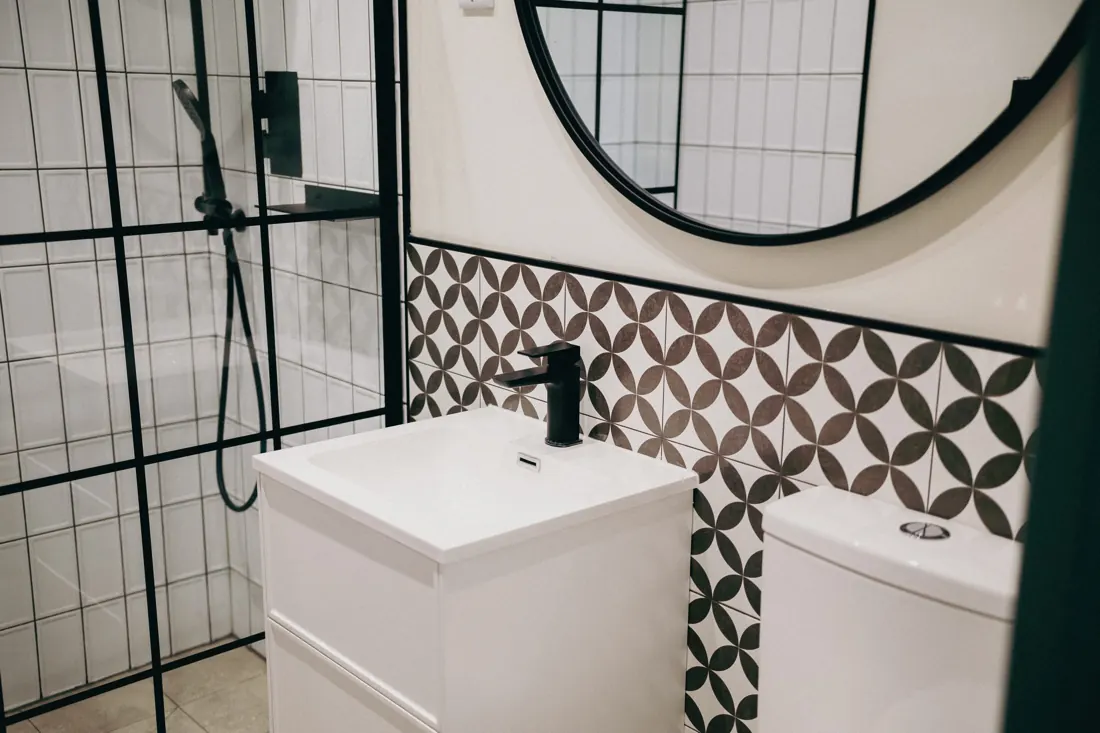 Ensuite basin detail