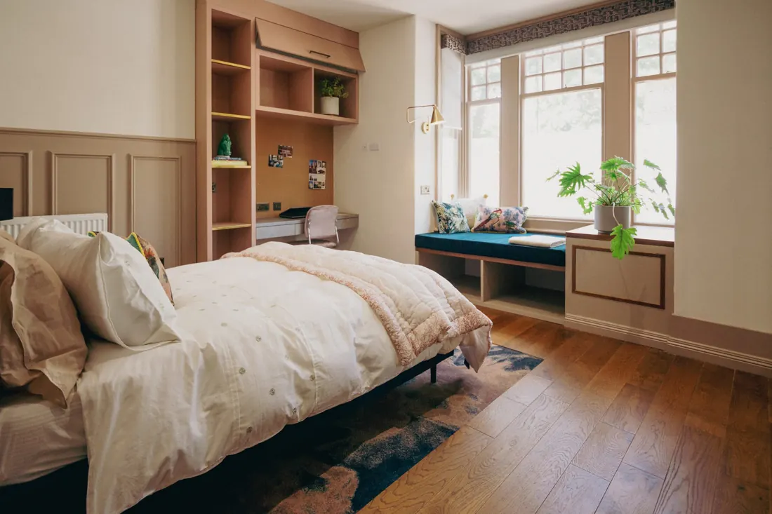 A double bedroom in Mutt Mansion
